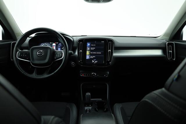 Volvo XC40 1.5 T3 Momentum Pro | RIJKLAAR!! | Cruise Contr. | Trekhaak | Camera | All Season | Apple CarPlay | Navi