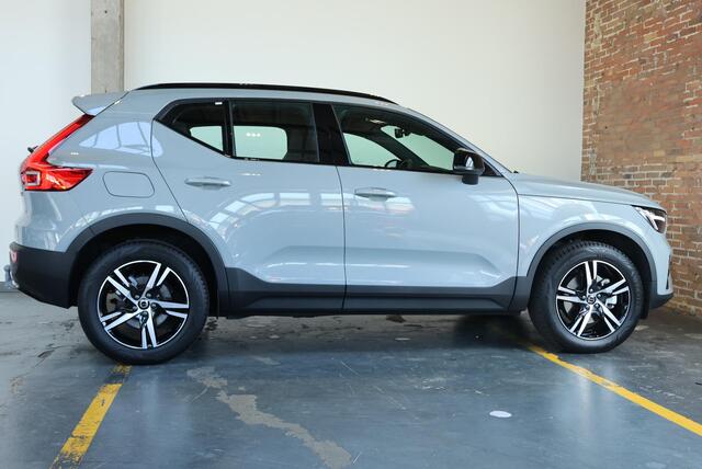 Volvo XC40 B4 Plus Dark | Elektrisch Verstelbare Voorstoelen | Stoel & Stuurverwarming | Adaptieve Cruise Control met Pilot Assist | Dodehoekwaarschuwing | Trekhaak |