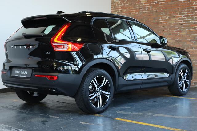 Volvo XC40 B4 Plus Dark | Elektrisch Verstelbare Voorstoelen | Stoel & Stuurverwarming | Adaptieve Cruise Control met Pilot Assist | Dodehoekwaarschuwing | Trekhaak |