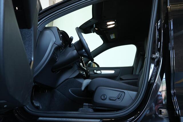 Volvo XC40 B4 Plus Dark | Elektrisch Verstelbare Voorstoelen | Stoel & Stuurverwarming | Adaptieve Cruise Control met Pilot Assist | Dodehoekwaarschuwing | Trekhaak |