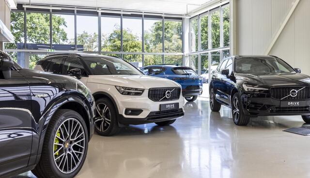 Volvo XC40 1.5 T4 Plug-in hybrid Ultimate Dark |Pano|H/K|360Cam|Memory|PilotAssit|Trekhaak|BLIS|ThunderGrey