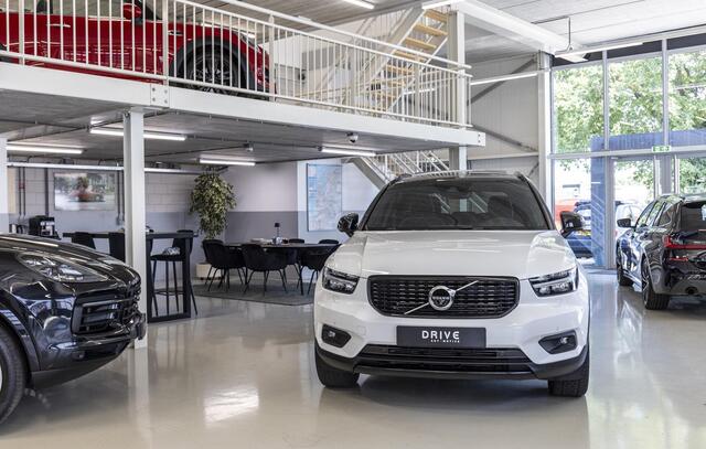Volvo XC40 1.5 T4 Plug-in hybrid Ultimate Dark |Pano|H/K|360Cam|Memory|PilotAssit|Trekhaak|BLIS|ThunderGrey