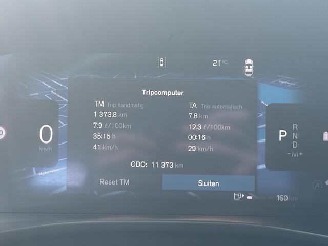 Volvo XC40 2.0 B4 Plus Black Edition / Pano. dak / Elek. verstelbare stoelen / Harman Kardon / Stoel+stuur verwarming / BLIS / Camera achter /