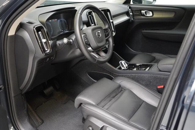 Volvo XC40 1.5 T2 Core | HK Sound | 360 camera | Sportstoelen | Navigatie | Keyless