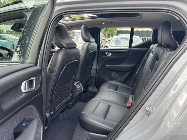 Volvo XC40 2.0 B3 Ultimate Dark Panorama Pilot Assist Keyless
