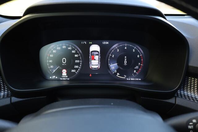 Volvo XC40 2.0 T5 AWD R-Design Intro Edition, Dark, 247Pk, Onderscheidend, Full options Alles in de kleur Black Stone, Harman Kardon, 21" LM, Pano dak, Leer/alcantara, enz.enz.