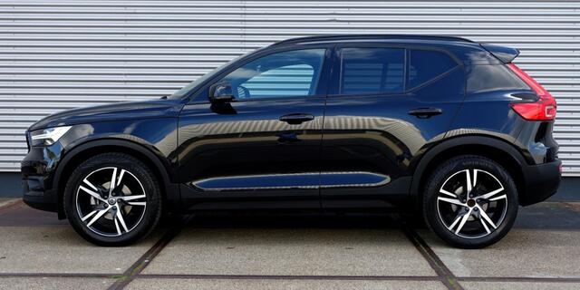 Volvo XC40 1.5i T2 R-Design Aut8 I NL-Auto I 1e Eig. I Pilot Ass. I Android/Apple I