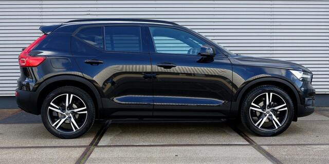 Volvo XC40 1.5i T2 R-Design Aut8 I NL-Auto I 1e Eig. I Pilot Ass. I Android/Apple I