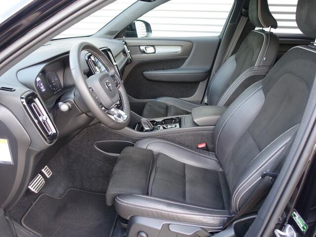 Volvo XC40 1.5i T2 R-Design Aut8 I NL-Auto I 1e Eig. I Pilot Ass. I Android/Apple I