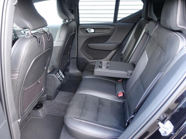 Volvo XC40 1.5i T2 R-Design Aut8 I NL-Auto I 1e Eig. I Pilot Ass. I Android/Apple I