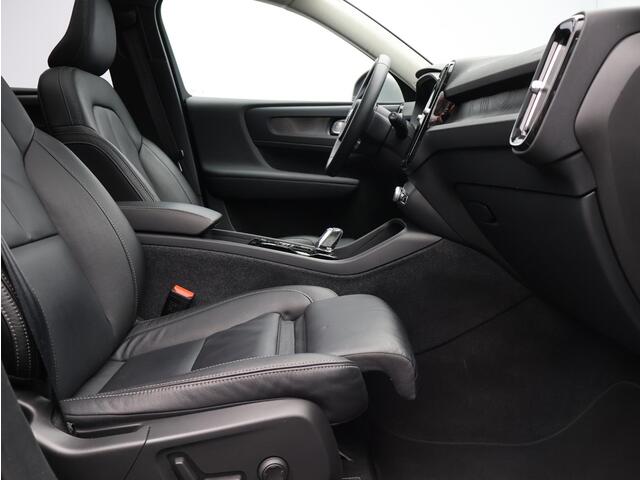 Volvo XC40 T5 Recharge Ultimate / Leder / Pan. dak / Elektr/ bed. stoelen / Stoel+stuurwielverwarming / BLIS / Adaptive cruise