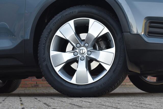 Volvo XC40 T2 129PK Automaat Momentum Business | Trekhaak | All-Season |