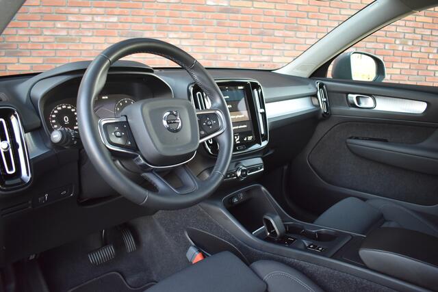 Volvo XC40 T2 129PK Automaat Momentum Business | Trekhaak | All-Season |
