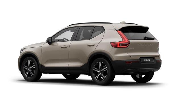 Volvo XC40 B4 (M-HYBRID) PLUS DARK -HARMAN/KARDON|CAMERA|ADAP.CRUISE|POWER-SEATS|VERW.VOORRUIT|PRIVACY.GLAS|TREKHAAK|18"
