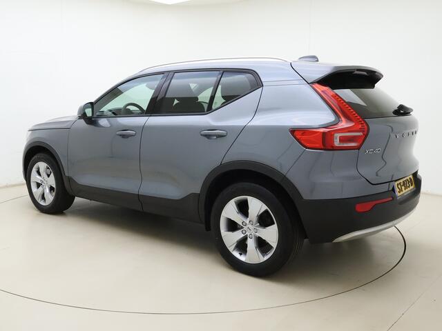 Volvo XC40 T4 Momentum | Trekhaak | Achteruitrij Camera | Stoelverwarming | Climate control | Parkeersensoren voor |