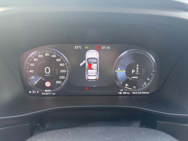 Volvo XC40 1.5 T4 Recharge Inscription Expression | LEER | TREKHAAK