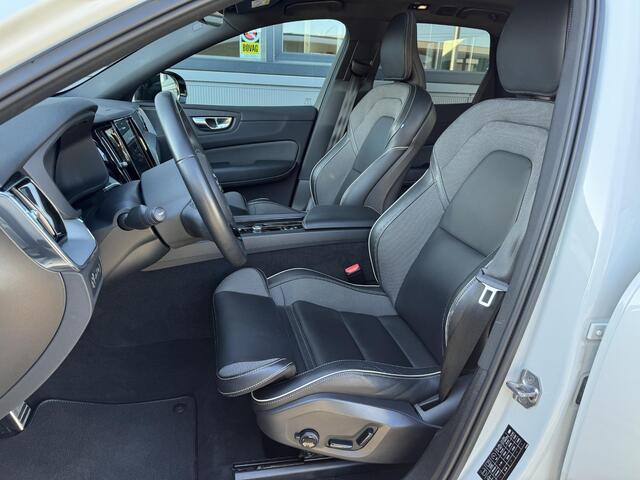 Volvo XC60 2.0 T6 Plug-in hybrid AWD R-Design 349 PK | Crystal White | Trekhaak | Harman Kardon