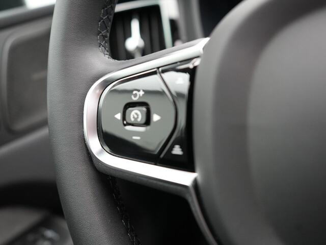 Volvo XC60 T8 Plug-in hybrid AWD Ultimate Dark PHEV | Panodak | Trekhaak af Fabriek | Adaptive Cruise | Head Up | Tailored Wool Sportstoelen Memory | Harman Kardon | 360 Camera | 20"L.M | Keyless | Google Maps |
