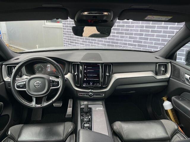 Volvo XC60 2.0 Recharge T6 AWD R-Design | Trekhaak | Adaptieve cruise control | Panorama dak | Harman & Kardon | Stoel/stuurverwarming | 20"|