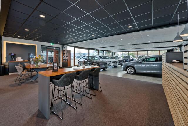 Volvo XC60 2.0 T5 FWD OCEAN RACE