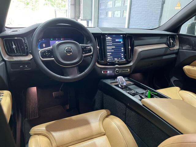 Volvo XC60 T6 Plug-in hybrid Ultimate Dark | Head-Up | Massage+Ventilatie | 360° Camera | Panoramadak | ACC | harman/kardon
