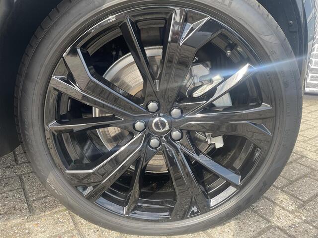 Volvo XC60 T6 Plug-in hybrid AWD Plus Black Edition | Adaptieve Cruise Control | Panoramadak | 360° Parkeercamera | Stoel-/Stuur-/Voorruitverwarming | Google Maps