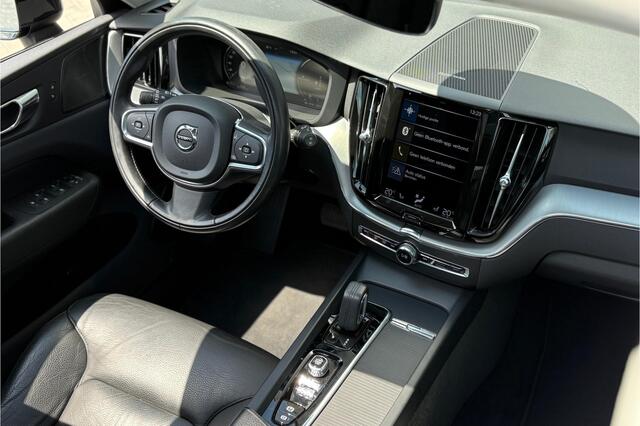 Volvo XC60 2.0 T8 Plug-in hybrid AWD R-Design 392pk - 360 - ACC - BLIS - 22 Inch - Pano - LED - H&K - Stoel/Stuur verwarmd - Rijklaar