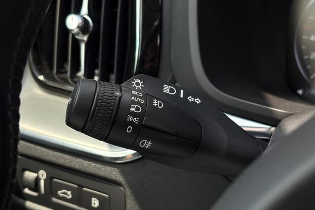 Volvo XC60 2.0 T8 Plug-in hybrid AWD R-Design 392pk - 360 - ACC - BLIS - 22 Inch - Pano - LED - H&K - Stoel/Stuur verwarmd - Rijklaar