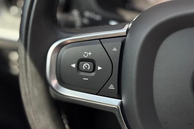 Volvo XC60 2.0 T8 Plug-in hybrid AWD R-Design 392pk - 360 - ACC - BLIS - 22 Inch - Pano - LED - H&K - Stoel/Stuur verwarmd - Rijklaar