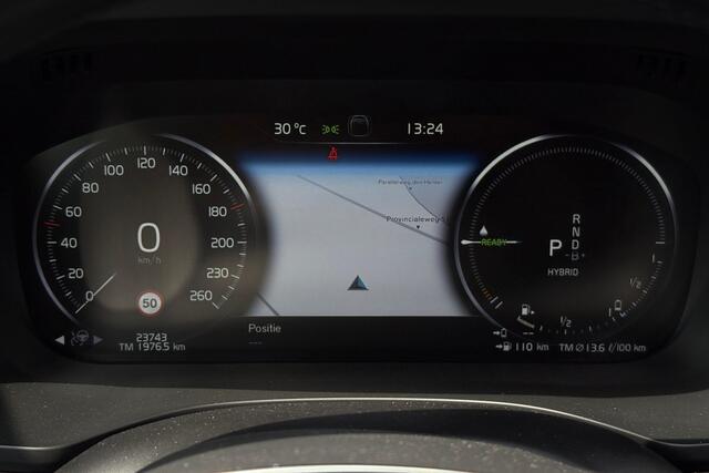 Volvo XC60 2.0 T8 Plug-in hybrid AWD R-Design 392pk - 360 - ACC - BLIS - 22 Inch - Pano - LED - H&K - Stoel/Stuur verwarmd - Rijklaar