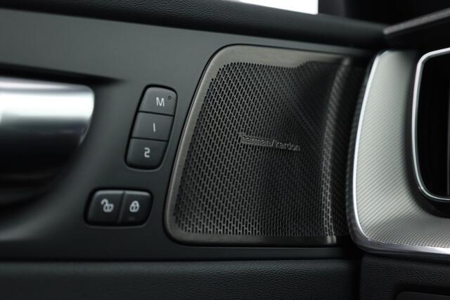 Volvo XC60 T6 Recharge Ultimate Black Edition | Pano | HUD | Memory seats | Harman Kardon | Stoel- Stuurverw.