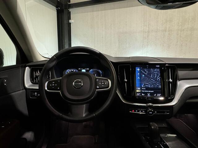 Volvo XC60 2.0 T8 AWD Momentum Pro Aut. | panorama | navi | leder | trekhaak |