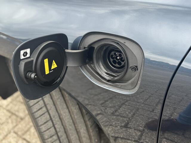 Volvo XC60 2.0 T8 Plug-in hybrid AWD Inscription Lounge | Power Seats | Lighting | Climate | Trekhaak