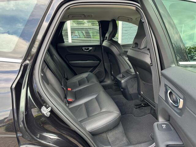 Volvo XC60 2.0 D4 Autom. MOMENTUM PRO + Leder + Navi + 19 inch Lmv - 2020!