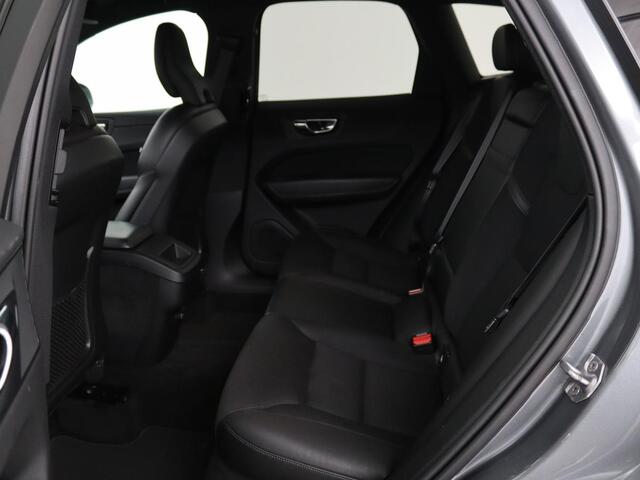 Volvo XC60 2.0 D4 Momentum Pro | Trekhaak | Camera | Half leder | Carplay | Navigatie | Full LED | Climate control | Getint glas | Parkeerhulp
