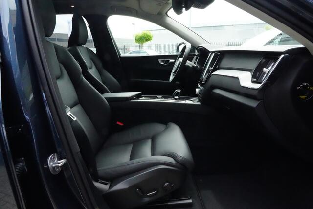 Volvo XC60 2.0 T8 Plug-in hybrid AWD Ultimate Dark 455pk Panoramadak/HuD/360Camera