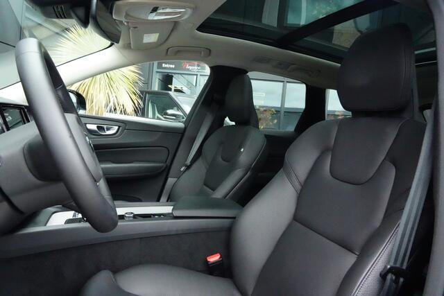 Volvo XC60 2.0 T8 Plug-in hybrid AWD Plus Dark 455pk Panoramadak/Stoelverwarming/360Camera