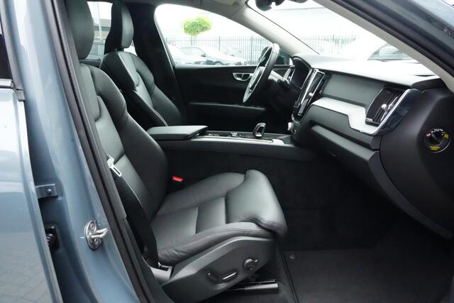 Volvo XC60 2.0 T8 Plug-in hybrid AWD Plus Dark 455pk Panoramadak/Stoelverwarming/360Camera