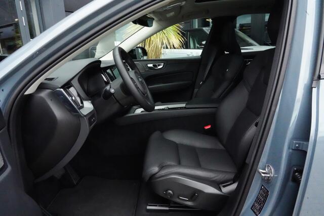 Volvo XC60 2.0 T8 Plug-in hybrid AWD Plus Dark 455pk Panoramadak/Stoelverwarming/360Camera