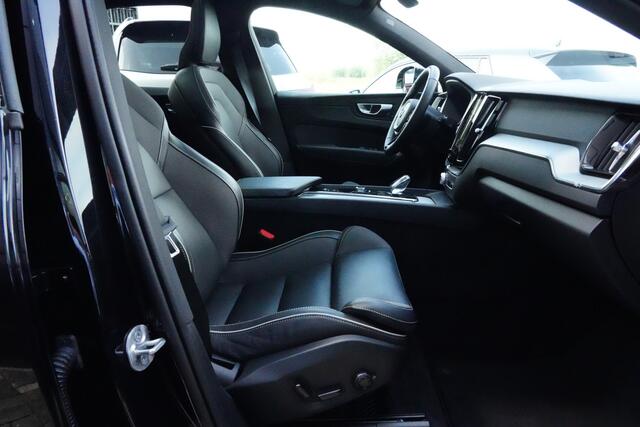 Volvo XC60 2.0 T6 Plug-in hybrid AWD Plus Dark 350pk Panoramadak/Stoelverwarming/360Camera