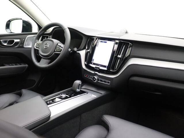 Volvo XC60 T6 350pk AWD Ultimate Dark / Luchtvering / Bowers en Wilkins audio / Camera rondom / Panorama dak / Trekhaak /