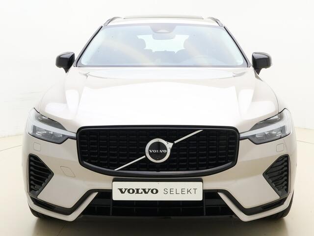 Volvo XC60 T6 350pk AWD Ultimate Dark / Luchtvering / Bowers en Wilkins audio / Camera rondom / Panorama dak / Trekhaak /