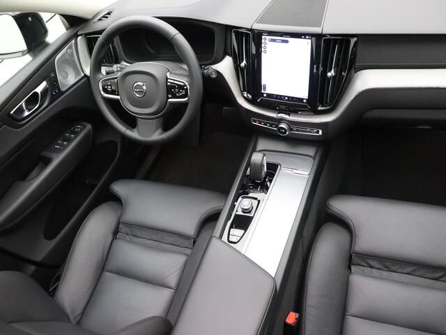 Volvo XC60 T6 350pk AWD Ultimate Dark / Luchtvering / Bowers en Wilkins audio / Camera rondom / Panorama dak / Trekhaak /