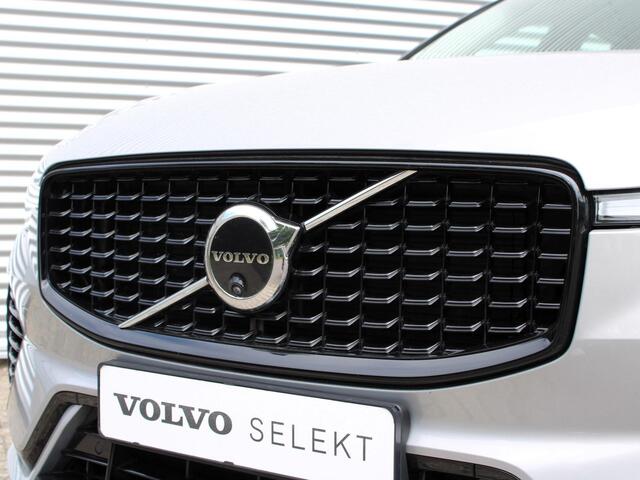 Volvo XC60 T6 350PK Plug-in hybrid AWD Ultimate Dark Automaat / Trekhaak / 360* Camera / Panoramisch Dak / Head Up Display / Harman Kardon audio