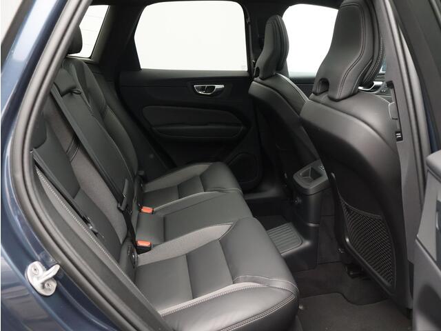 Volvo XC60 T6 AWD 350pk Plug-in hybrid Plus Dark / Trekhaak / Pan. dak / Contourstoelen / Stoel+stuur+achterbankverwarming / 21"