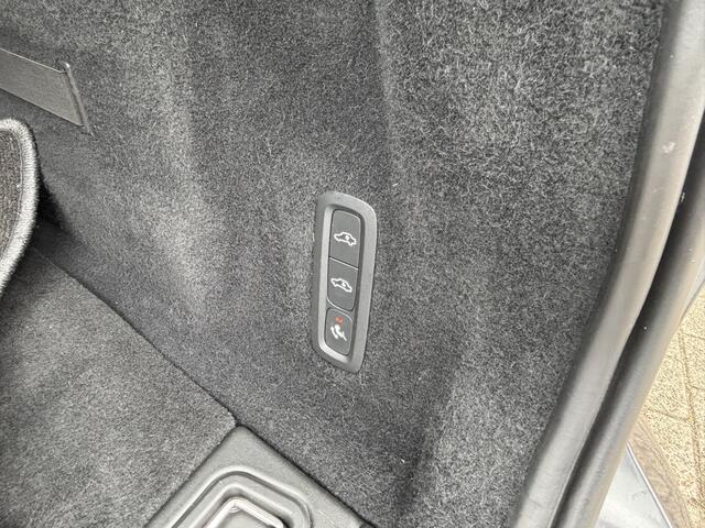 Volvo XC60 T8 AWD Inscription Luchtvering Massage Ventilatie HeadUp