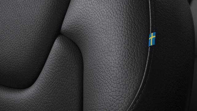 Volvo XC60 T8 PLUG-IN HYBRID ULTRA DARK [MY25] -PANO.DAK|LUCHTVERING|21"|TREKHAAK|360°CAM|POWER-SEATS|HEAD-UP DISP.
