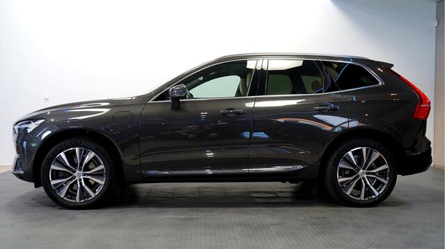 Volvo XC60 2.0 T6 AWD Long Range 293kW/399pk Aut8 Plus Bright STOELMASSAGE + PANORAMADAK + HARMAN/KARDON + PILOT ASSIST + GOOGLE MAPS&SERVICES + CAMERA + KEYLESS ENTRY&GO + LANE ASSIST + FULL LED + STOEL-&STUURVERWARMING + PARKSENSOREN + 20" LM-VELGEN!!