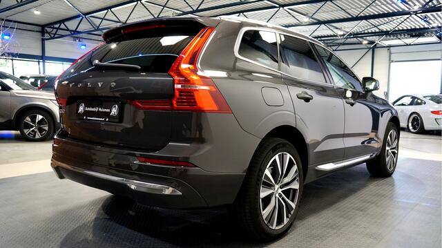 Volvo XC60 2.0 T6 AWD Long Range 293kW/399pk Aut8 Plus Bright STOELMASSAGE + PANORAMADAK + HARMAN/KARDON + PILOT ASSIST + GOOGLE MAPS&SERVICES + CAMERA + KEYLESS ENTRY&GO + LANE ASSIST + FULL LED + STOEL-&STUURVERWARMING + PARKSENSOREN + 20" LM-VELGEN!!