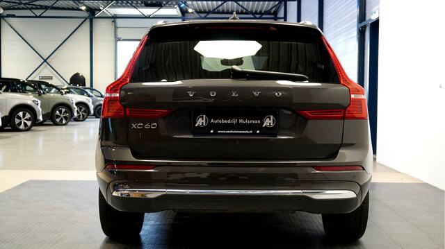 Volvo XC60 2.0 T6 AWD Long Range 293kW/399pk Aut8 Plus Bright STOELMASSAGE + PANORAMADAK + HARMAN/KARDON + PILOT ASSIST + GOOGLE MAPS&SERVICES + CAMERA + KEYLESS ENTRY&GO + LANE ASSIST + FULL LED + STOEL-&STUURVERWARMING + PARKSENSOREN + 20" LM-VELGEN!!